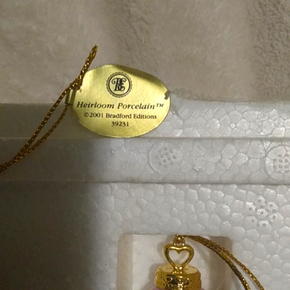 The Bradford Editions Ornament collection - Picture 2 of 3